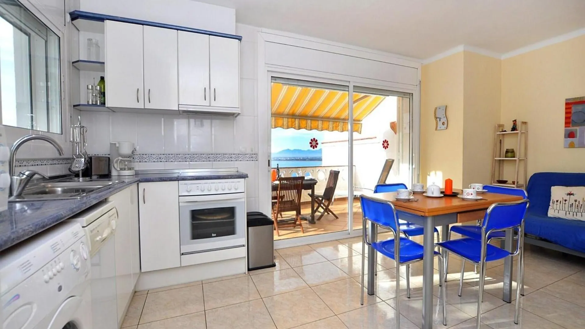 Apartment In Costa Brava With Sea View Roses